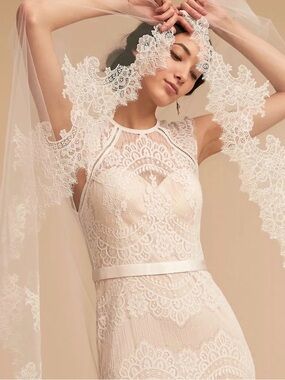 Anthropologie Ivory Chantilly Veil with Lace Edge